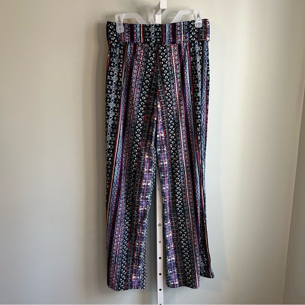Hot Kiss Pattern Flare Pants - Picture 4 of 4